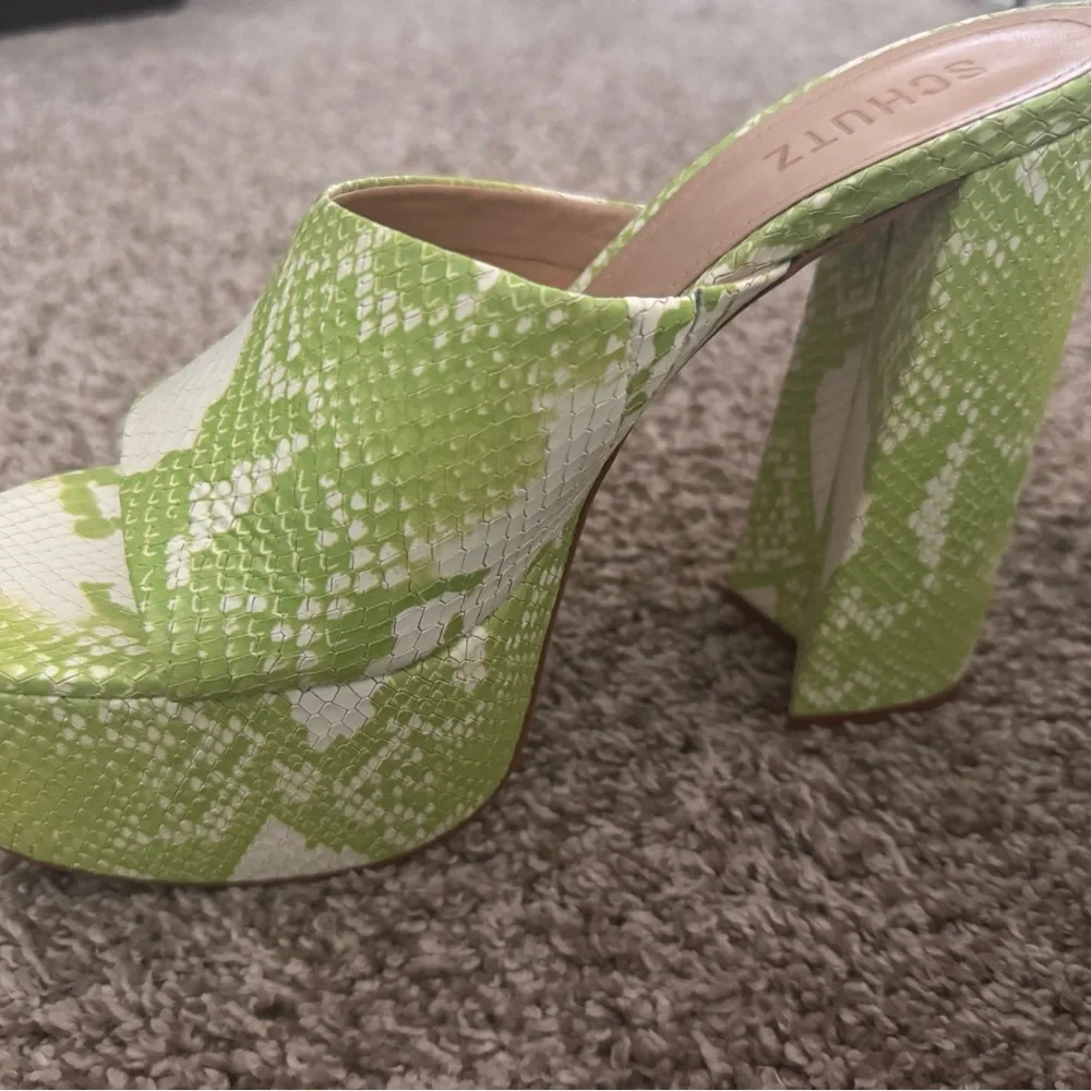 Schutz Darah Wild Green Snake Embossed Leather SlipOn High Heel Sandals Size 8.5